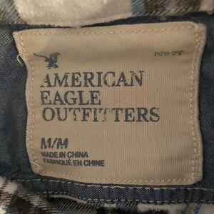This is a beautiful Medium button-down American Eagle shirt